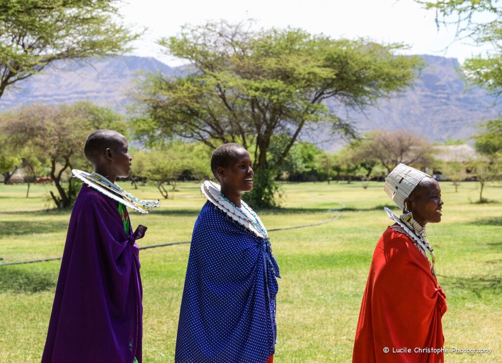 Cérémonie accueil au lodge, lac Natron