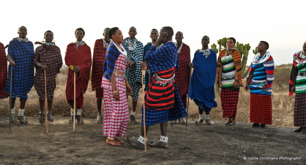 Danses Maasaï pendant l'immersion , région du lac Natron