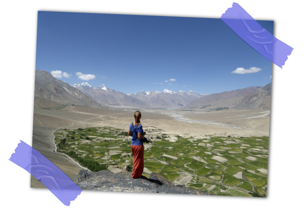 Lucile face à l’immensité d’une plaine indienne.