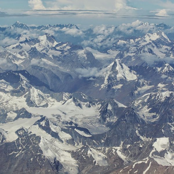 Survol de l'Himalaya en avion - vol International retour vers la France